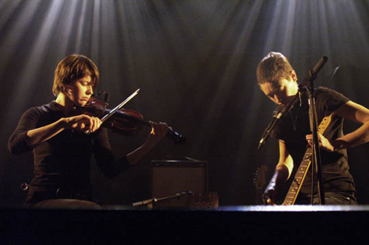 Mansfield. TYA  (Les Volcaniques de Mars 2006) en concert